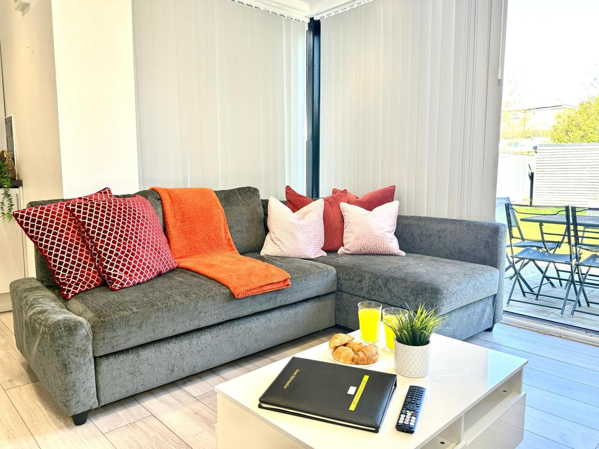 Evergreen Lodge - Two Bed Lux Flat - Parking, Garden, Patio, Wifi, Netflix - Close To Blenheim Palace & Oxford - F3 Кидлингтон Экстерьер фото