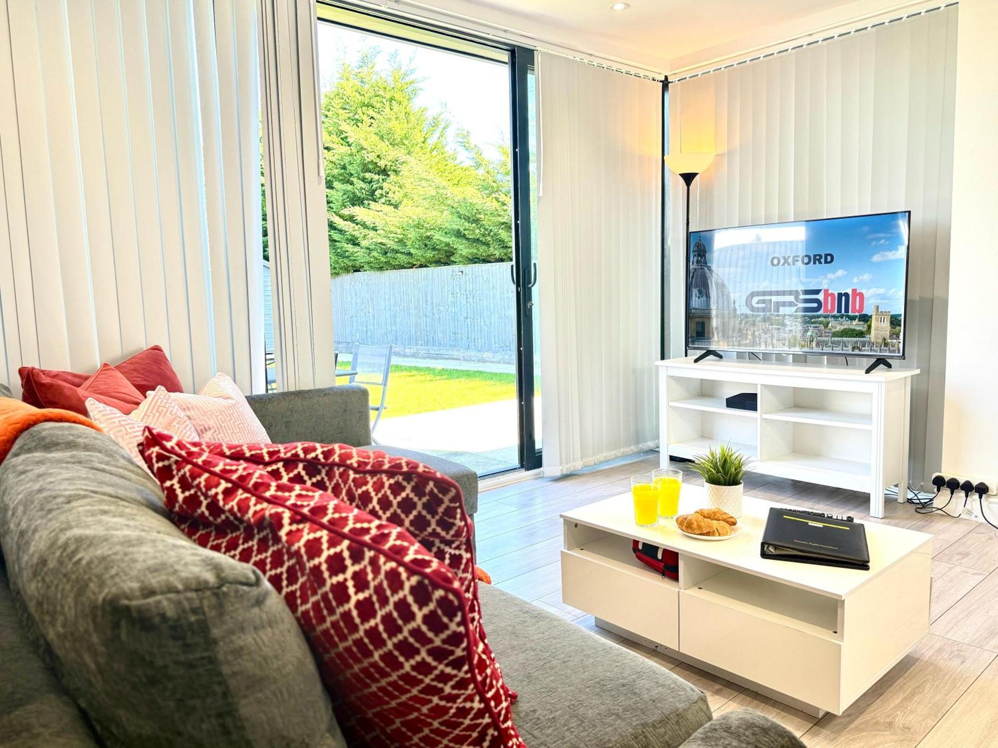 Evergreen Lodge - Two Bed Lux Flat - Parking, Garden, Patio, Wifi, Netflix - Close To Blenheim Palace & Oxford - F3 Кидлингтон Экстерьер фото