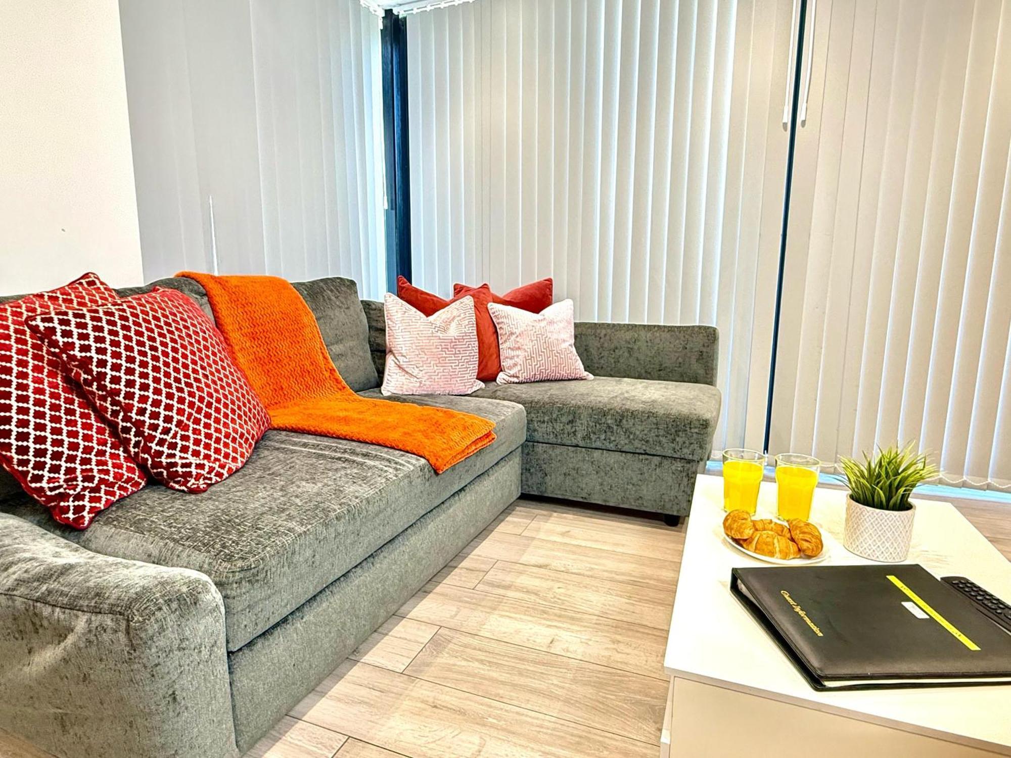 Evergreen Lodge - Two Bed Lux Flat - Parking, Garden, Patio, Wifi, Netflix - Close To Blenheim Palace & Oxford - F3 Кидлингтон Экстерьер фото