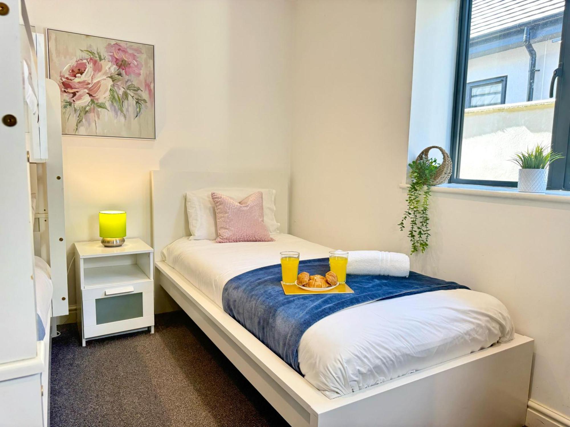 Evergreen Lodge - Two Bed Lux Flat - Parking, Garden, Patio, Wifi, Netflix - Close To Blenheim Palace & Oxford - F3 Кидлингтон Экстерьер фото